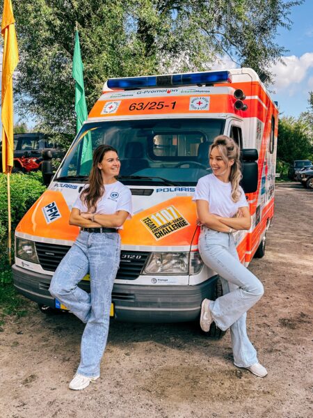 Reisprik vaccineert medewerkers op locatie tijdens een evenement met mobiele vaccinatiedienst.